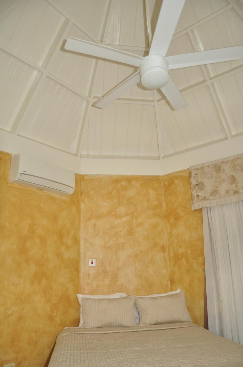 Beach Penthouse A25 Sandcastles Ocho Rios Exterior photo