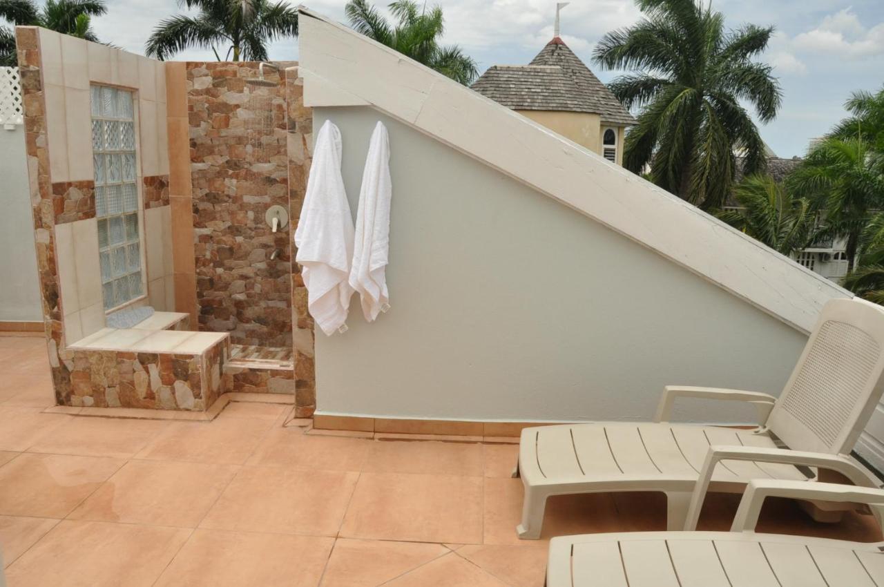 Beach Penthouse A25 Sandcastles Ocho Rios Exterior photo