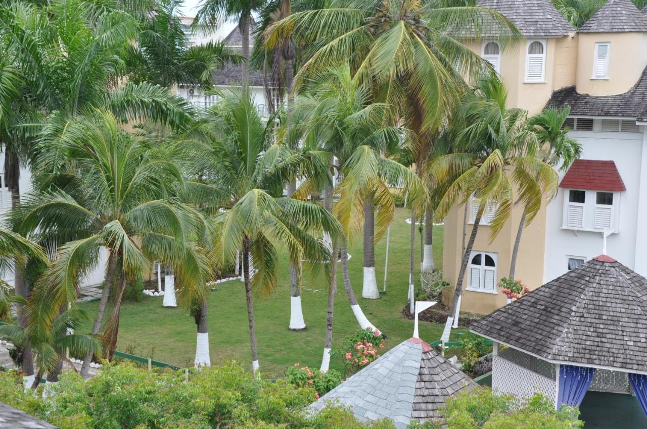 Beach Penthouse A25 Sandcastles Ocho Rios Exterior photo